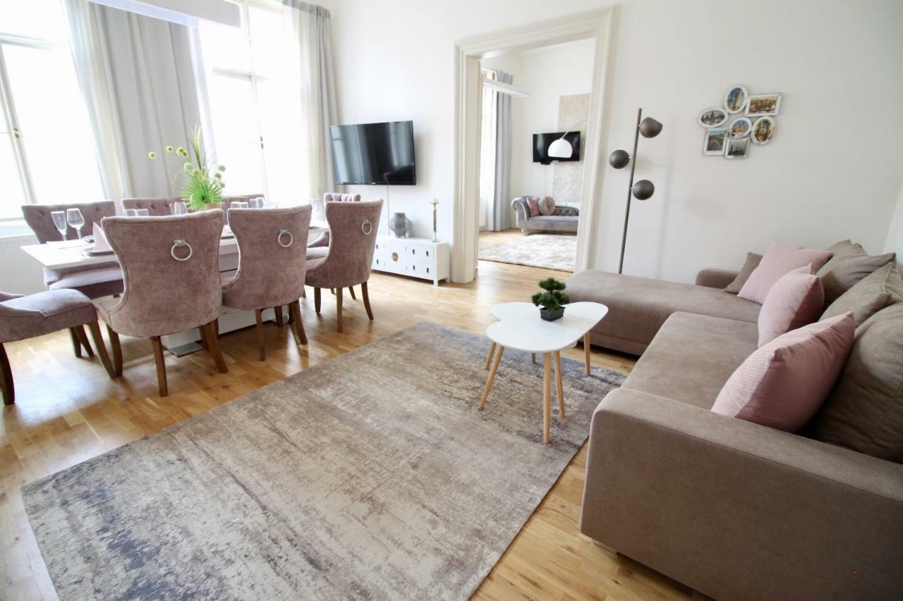 New Design & Style Apartment Old Town Xxl Praag Buitenkant foto