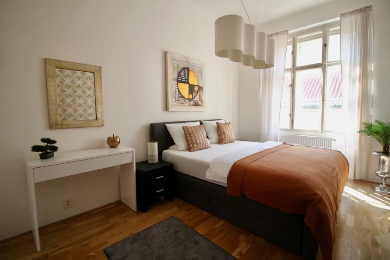 New Design & Style Apartment Old Town Xxl Praag Buitenkant foto