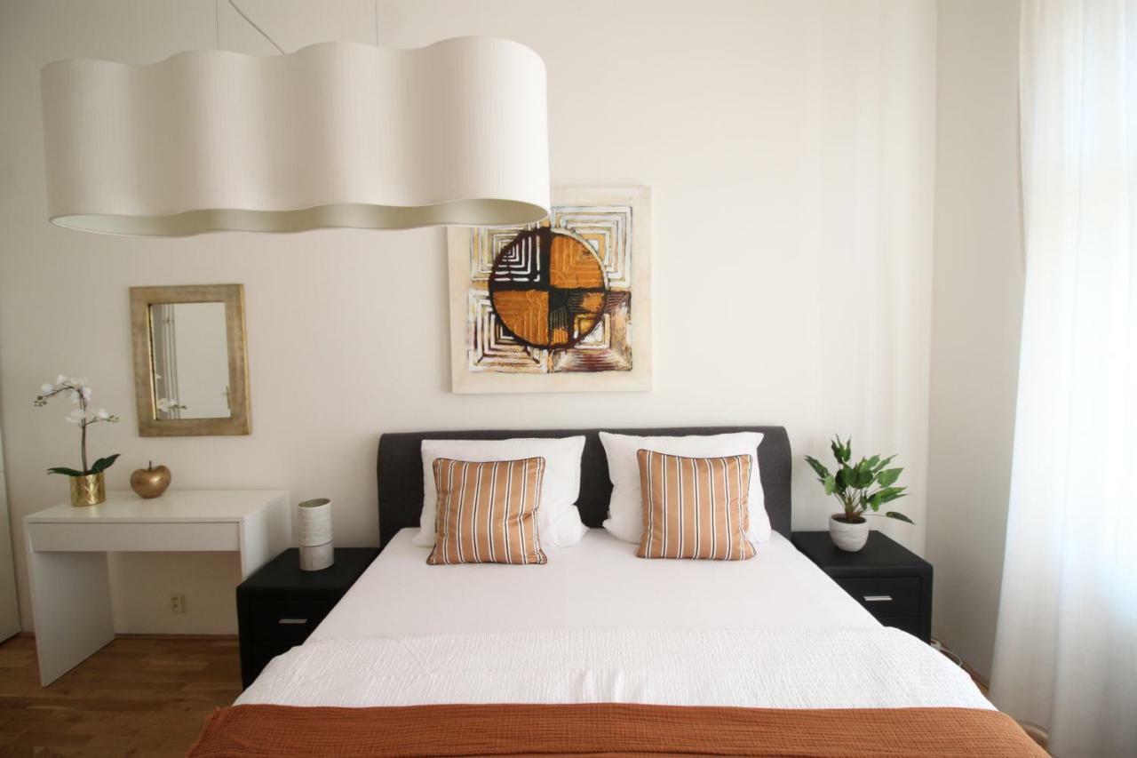 New Design & Style Apartment Old Town Xxl Praag Buitenkant foto