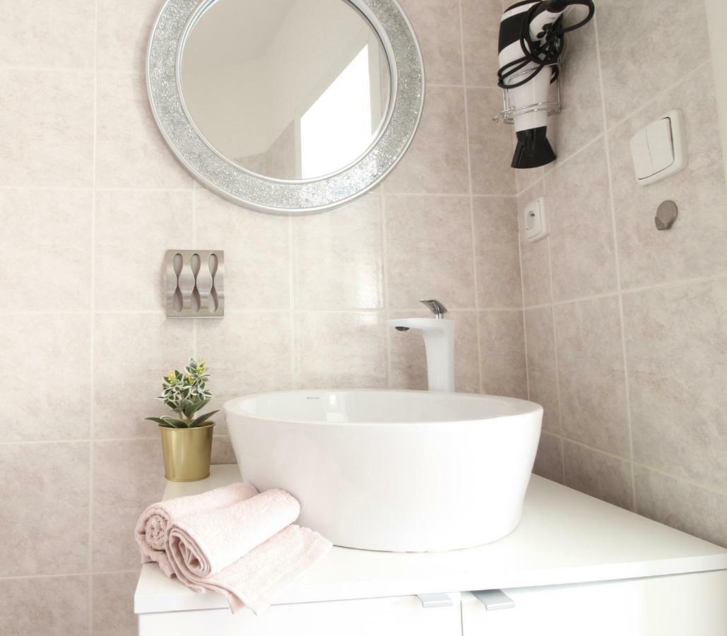 New Design & Style Apartment Old Town Xxl Praag Buitenkant foto