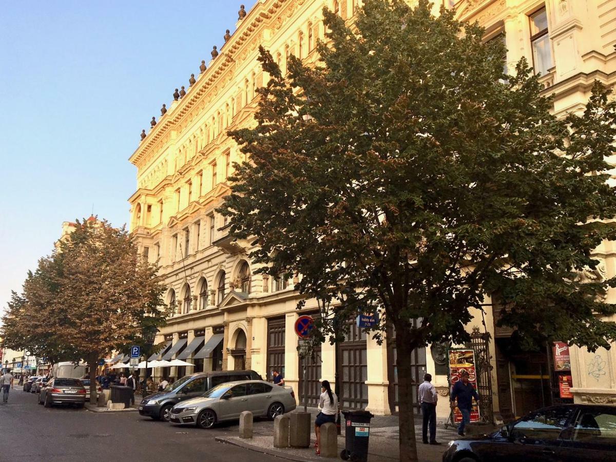 New Design & Style Apartment Old Town Xxl Praag Buitenkant foto